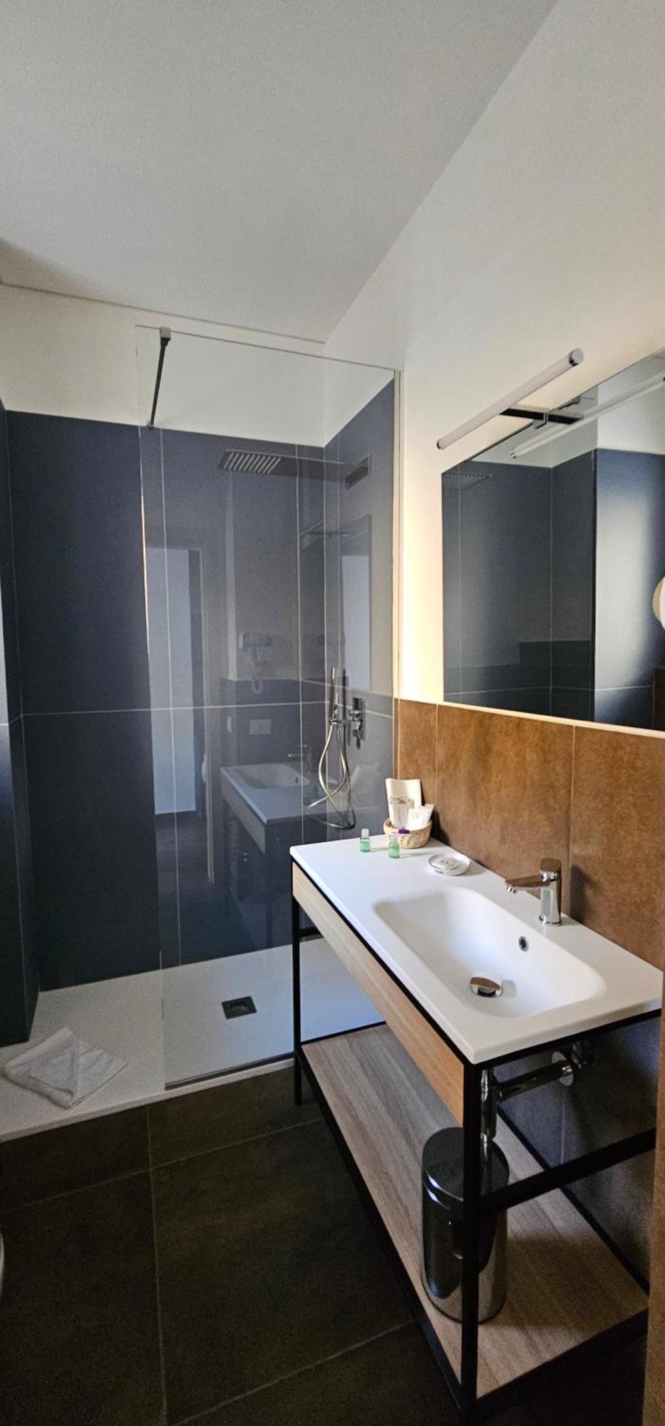 Re Lazzarone Suite Наполи Екстериор снимка