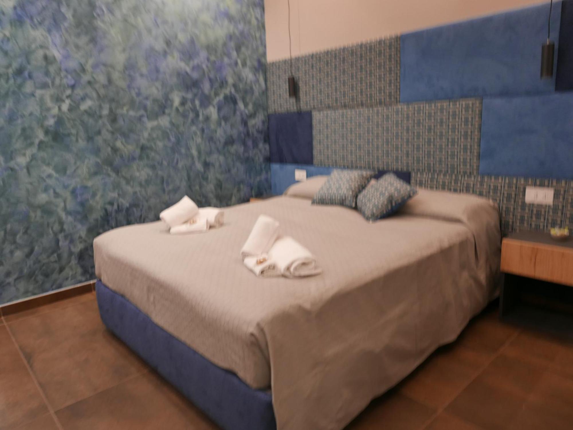 Re Lazzarone Suite Наполи Екстериор снимка
