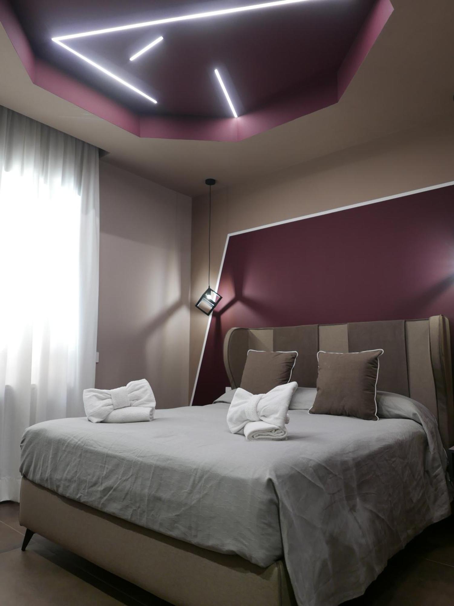 Re Lazzarone Suite Наполи Екстериор снимка
